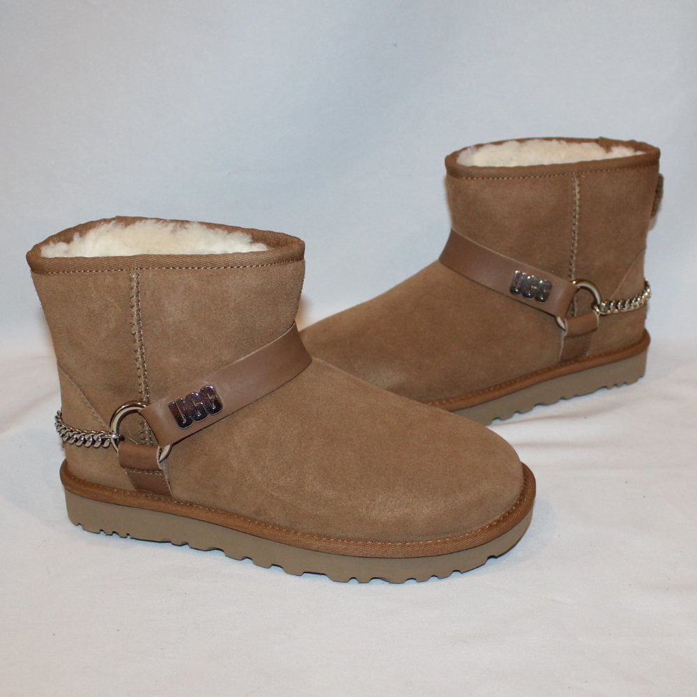 NEW UGG WOMEN'S‎ MINI CLASSIC SUEDE LOGO CHAIN CHESTNUT ANKLE BOOTS